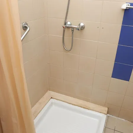 Nsts 60 Student Residence Хостел Слима