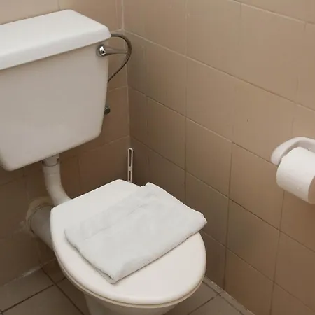 Nsts 60 Student Residence * Слима