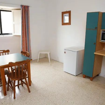 Nsts 60 Student Residence * Слима