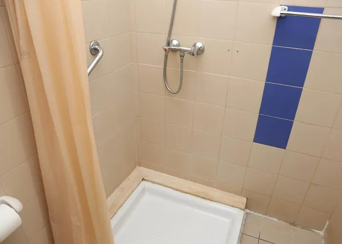 Nsts 60 Student Residence Vandrarhem Sliema